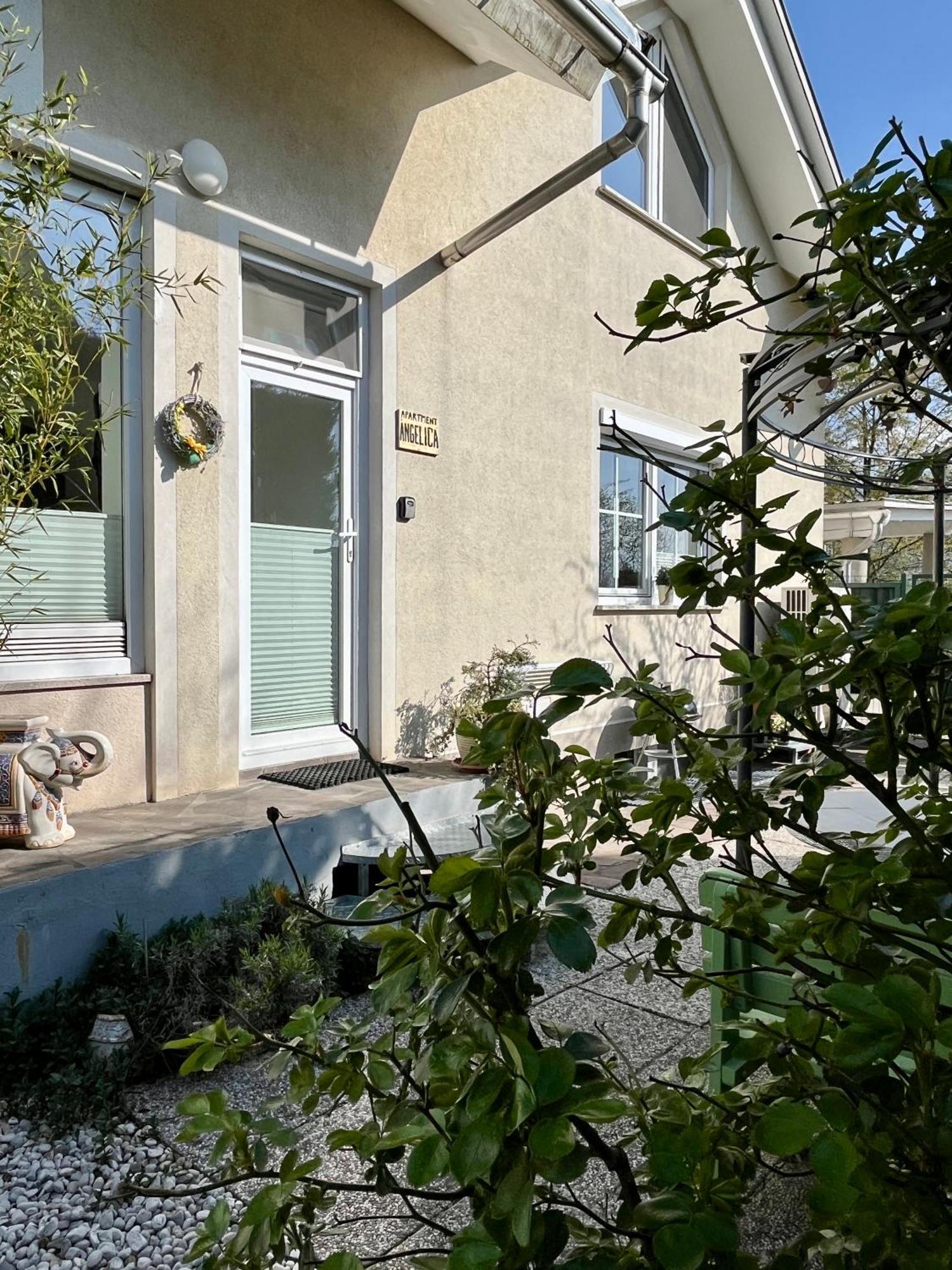 Garden Paradise Bled Apartments - Garden, Pond And Castle View Номер фото
