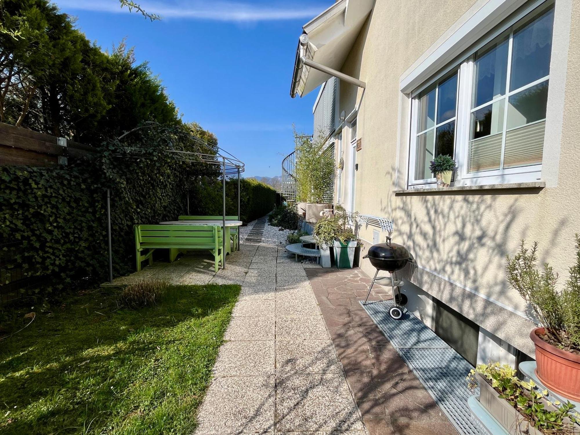 Garden Paradise Bled Apartments - Garden, Pond And Castle View Номер фото